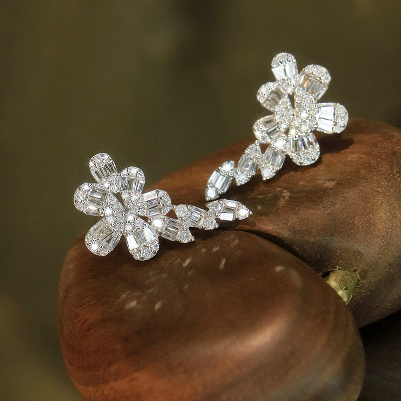 Aazuo Fine Jewelry 18K Pure Wh - Diamond Stud Earrings review and price